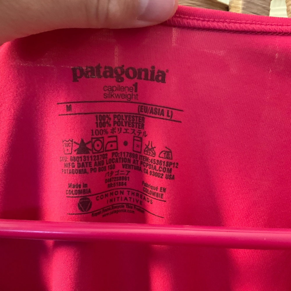 2 Patagonia Capilene 1 Silkweight Tops - Picture 3 of 9